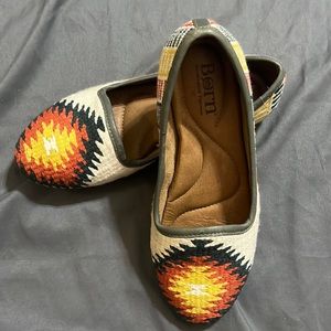 BORN Giselle Aztec slipper flats 6.5